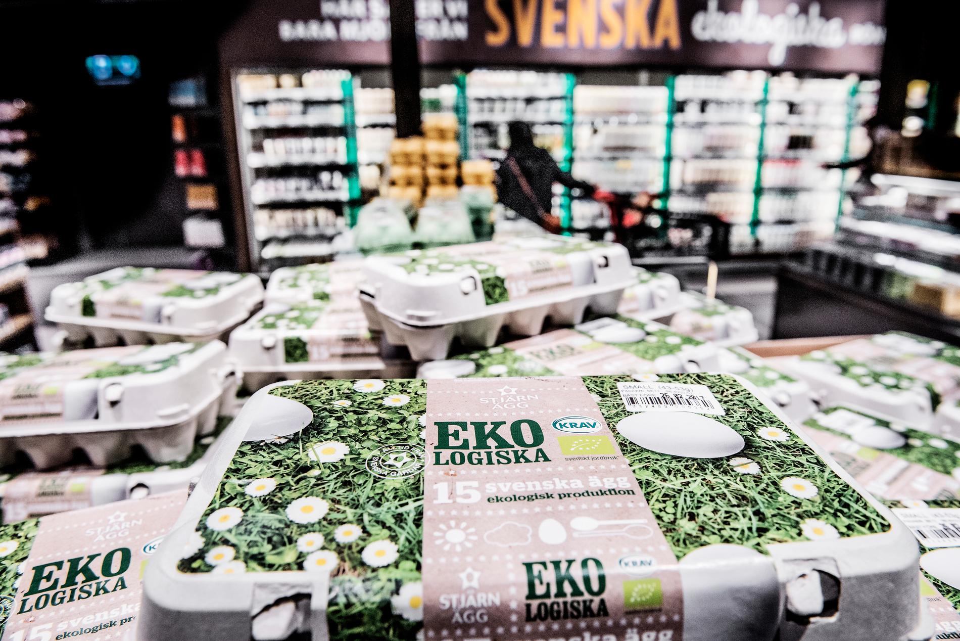 Försäljningen av ekologiska livsmedel i Sverige kommer öka med en miljard kronor varje år, enligt Ekowebs långtidsprognos. Det kan tyckas mycket, men prognosen tidigare pekade på en ökning om två miljarder kronor per år.