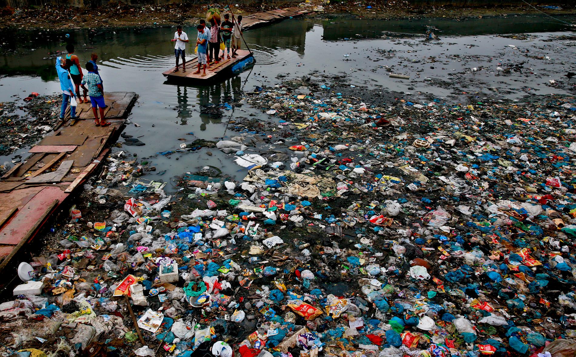 Ofta pratas det om plast på havsytan – men hundra gånger mer finns på havsbotten. Arkivbild.