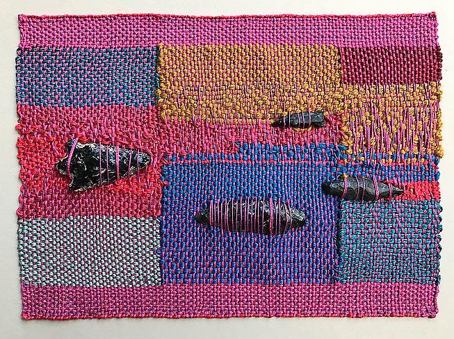 Sheila Hicks, ”Minimes”, Fimbria, textil och sten, 2018.