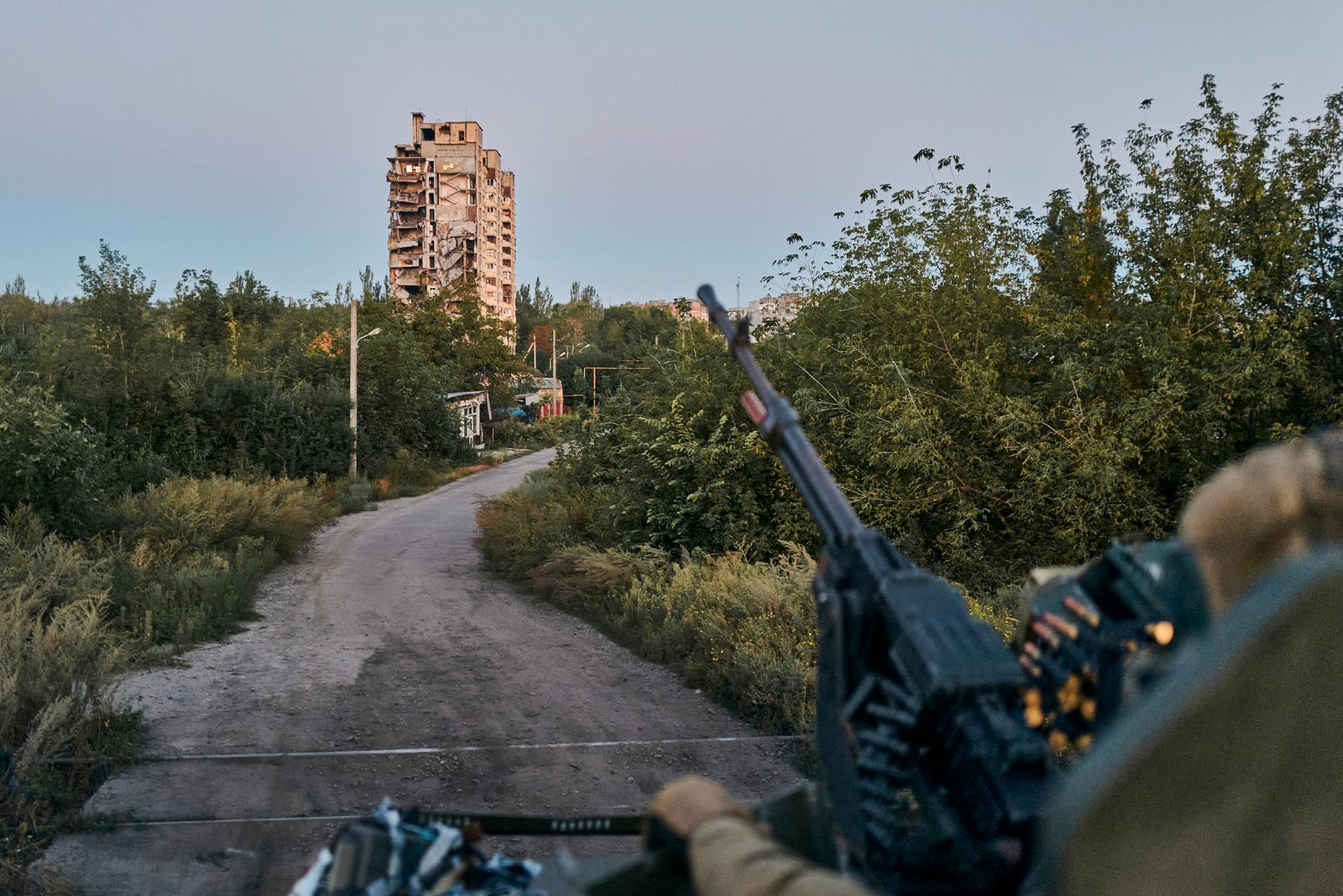En ukrainsk soldat vid Avdiivka.