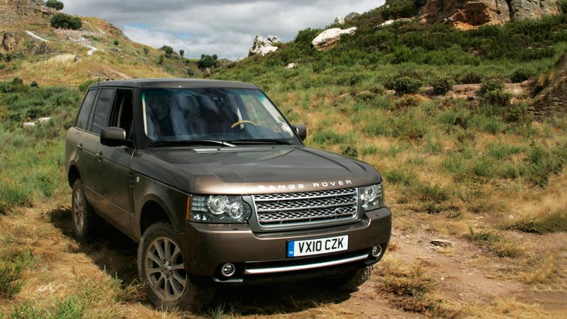 Range Rover var först med att lansera en jeep för både terräng och stadsmiljö. I dag har de flesta tillverkare en liknande modell men ingen slår Range Rover. Foto: Johannes Collin