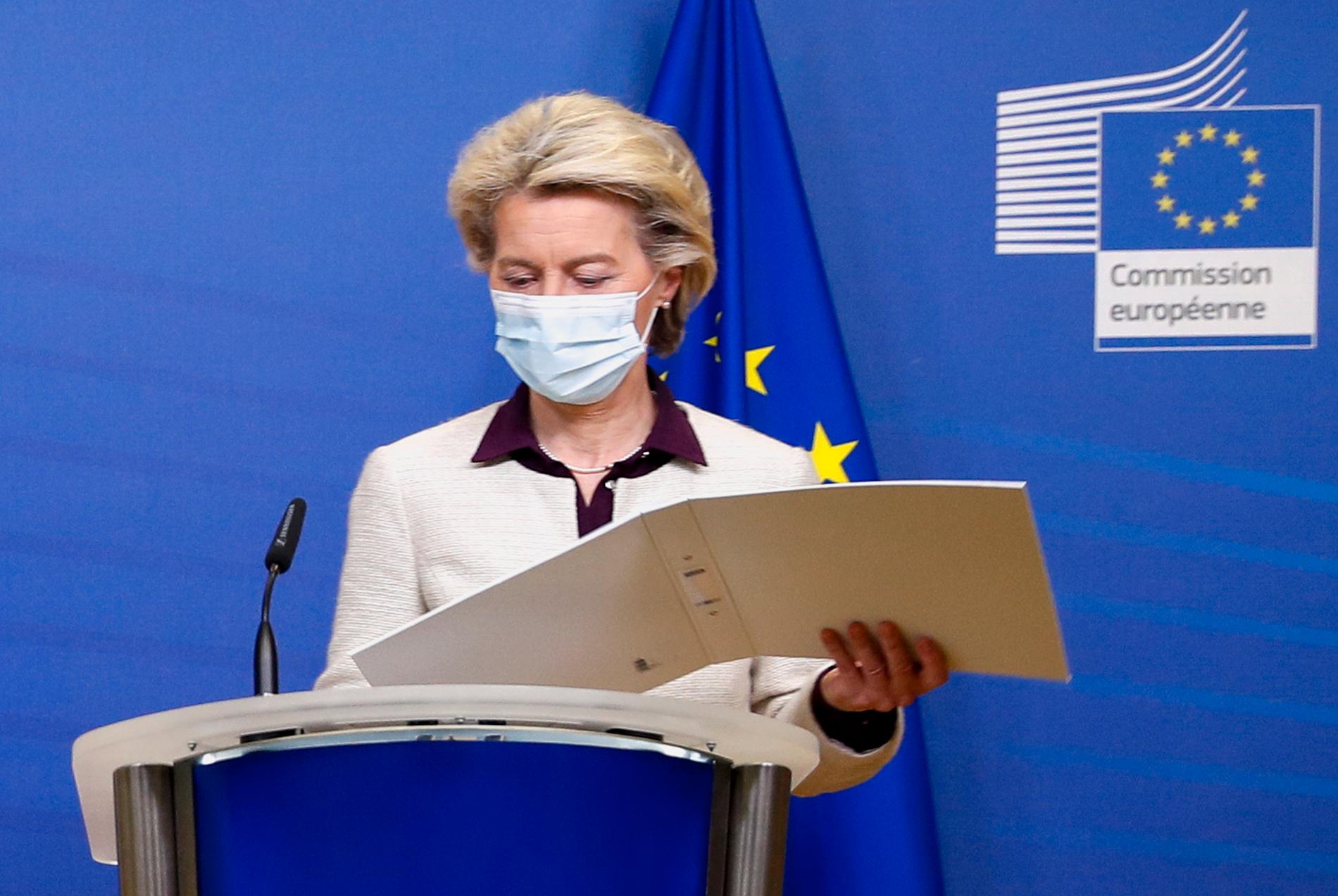 EU-kommissionens ordförande Ursula von der Leyen uppmanar dem som inte vaccinerat sig att ta sprutan så fort som möjligt.