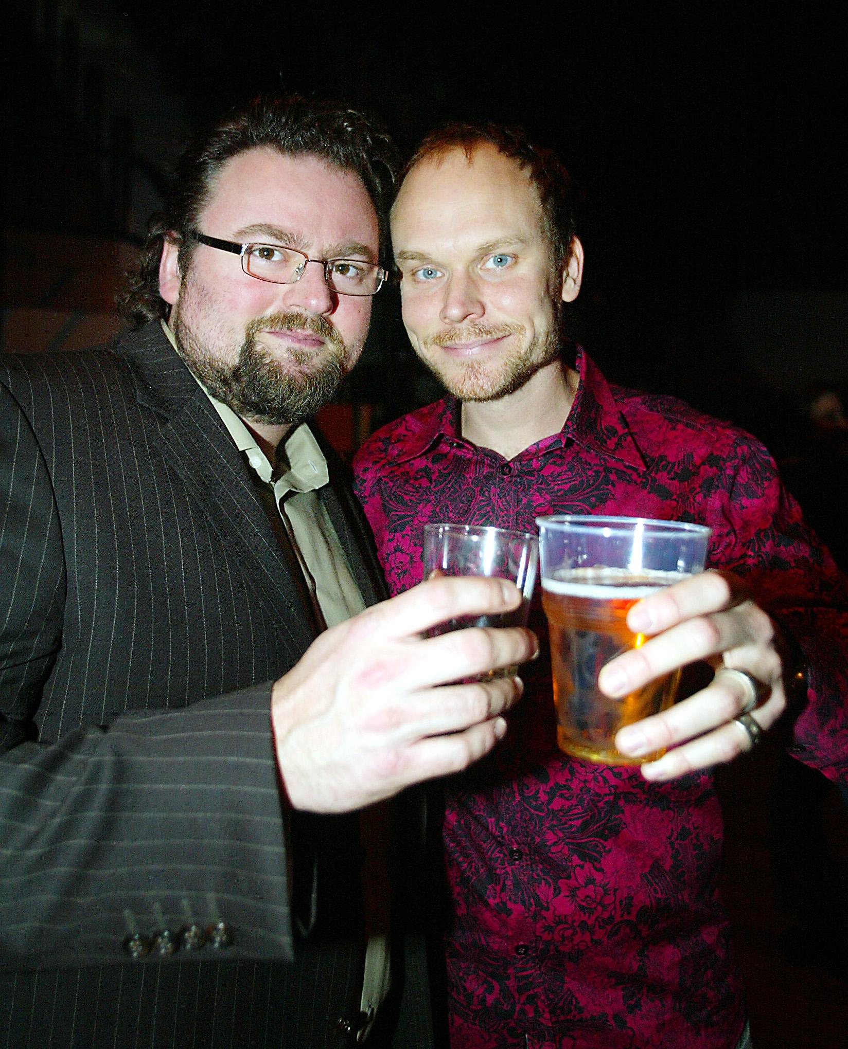 Öl- och vinskål tillsammans med Kristian Luuk på NRJ-galan 2004.