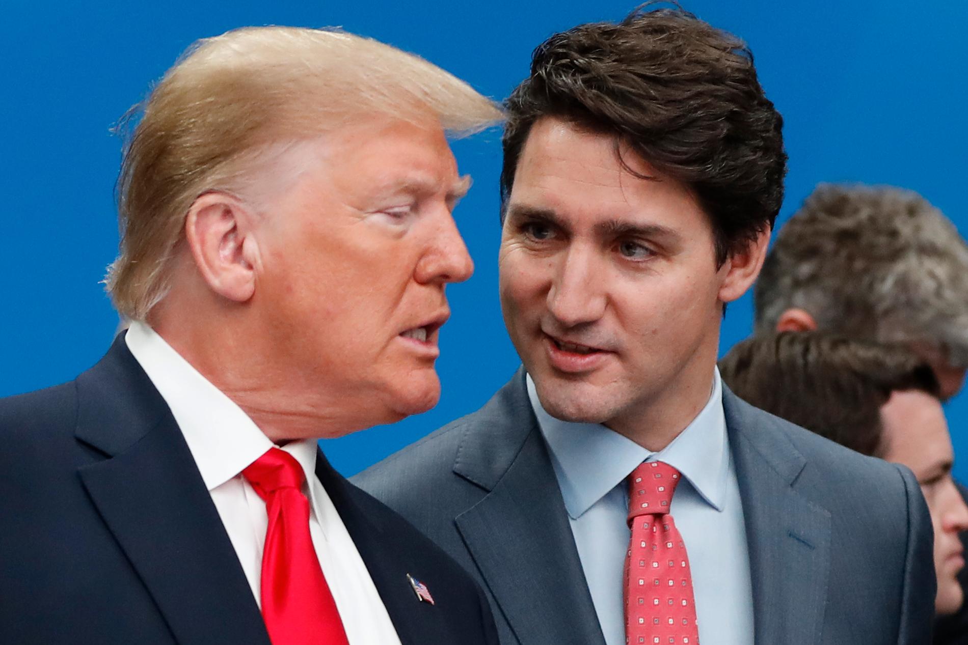 USA:s president Donald Trump och Kanadas premiärminister Justin Trudeau. Bilden är från ett NATO-möte i december.