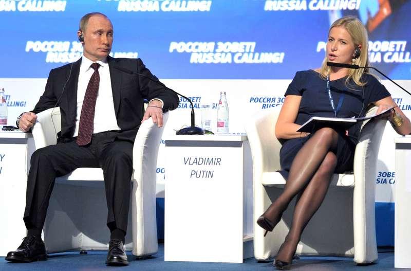 I fjol medverkade Cristina Stenbeck på scenen med Vladimir Putin på ett investerarforum. Få personer har kommit närmare makten över ryska medier.