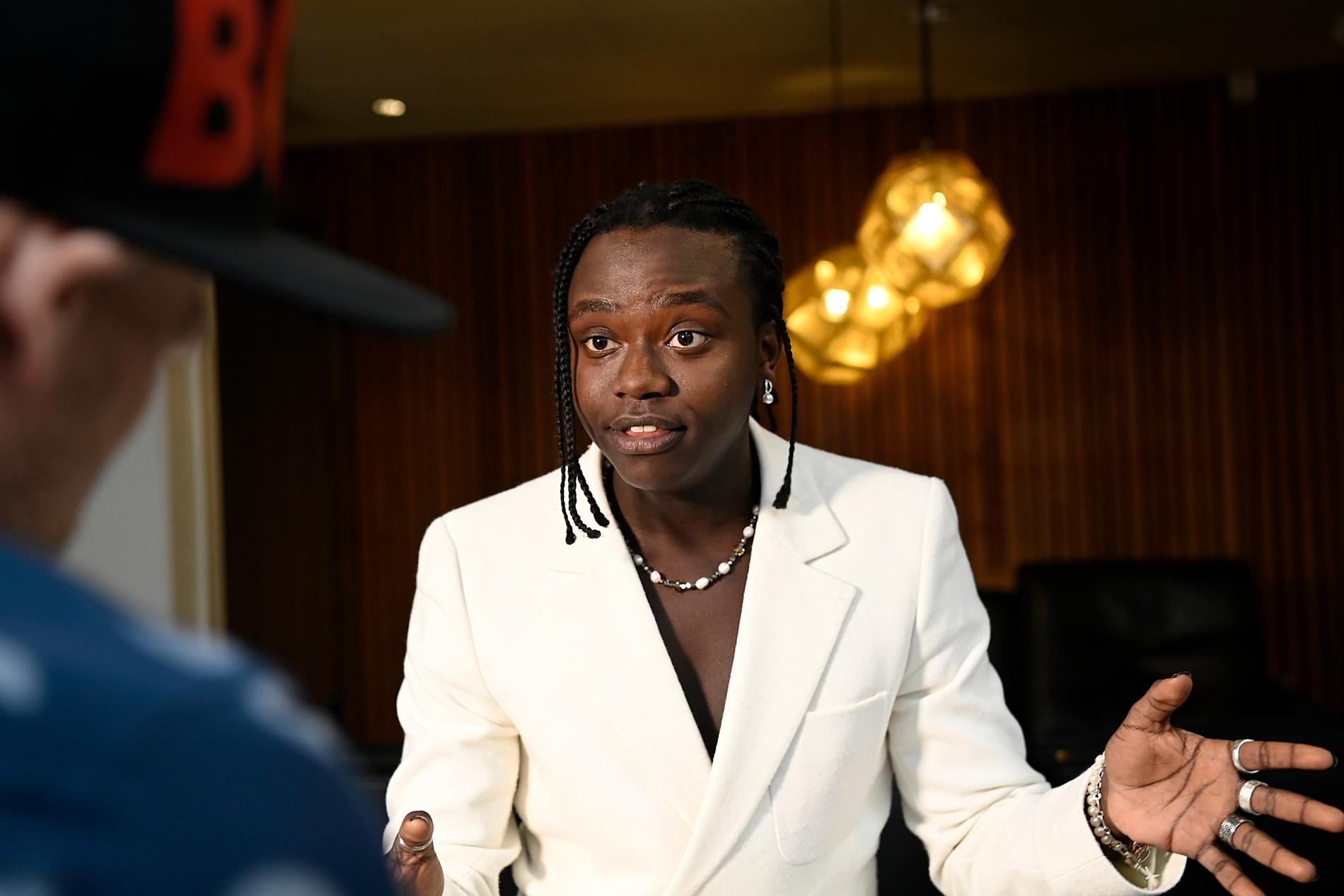 Tusse Chiza intervjuas av Aftonbladets Tobbe Ek vid ett tidigare tillfälle