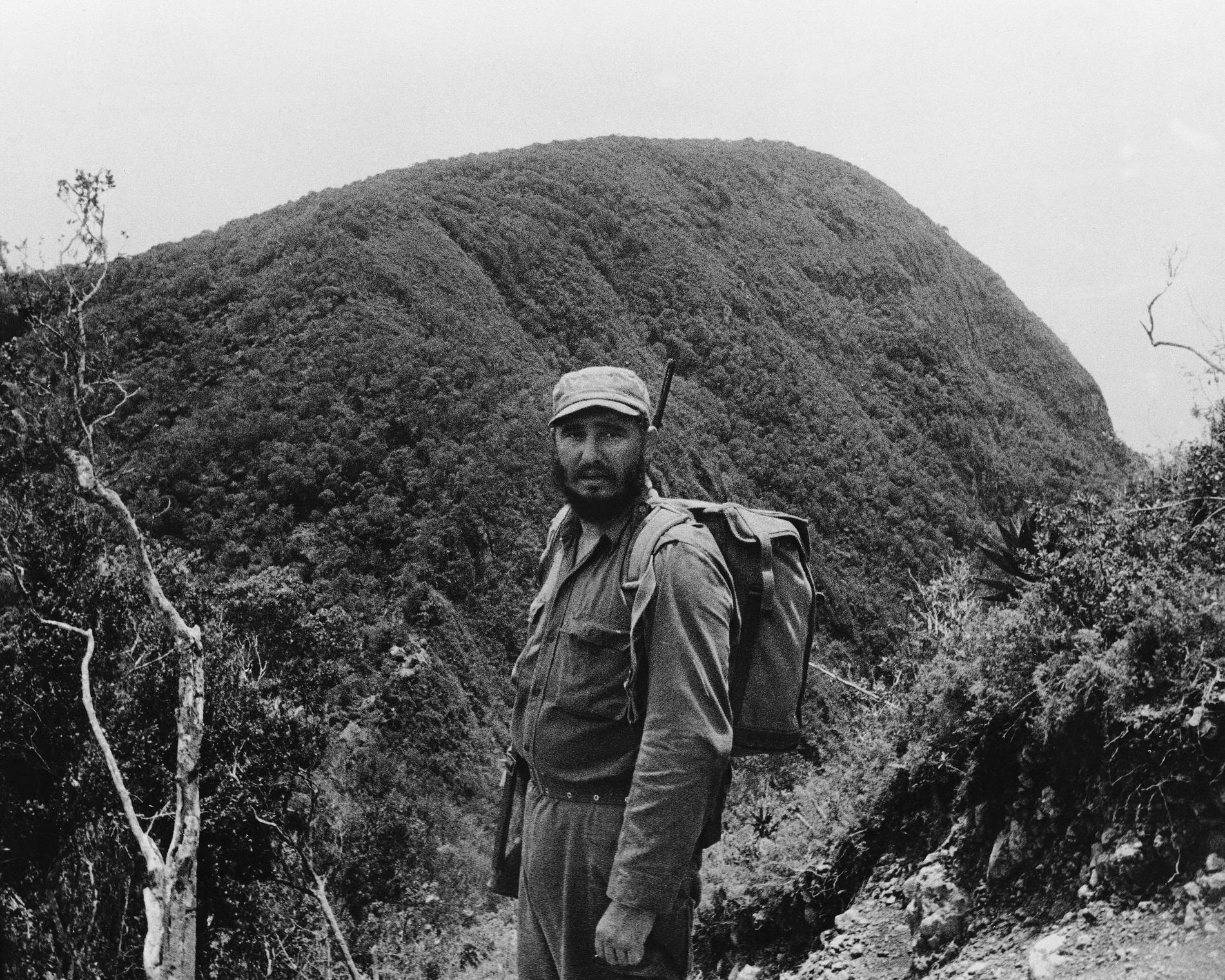 Castro under ett besök i Sierra Maestra 1962.