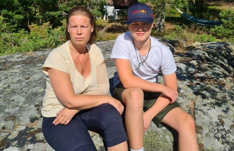 Mamma Therese Gullberg och Max, 14 (bild tagen nu) 