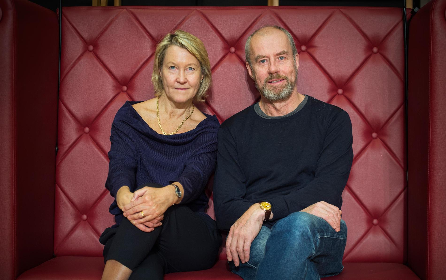 Cecilia Nilsson och Lennart Jähkel spelar huvudrollerna i ”Århundradets kärlekskrig” .