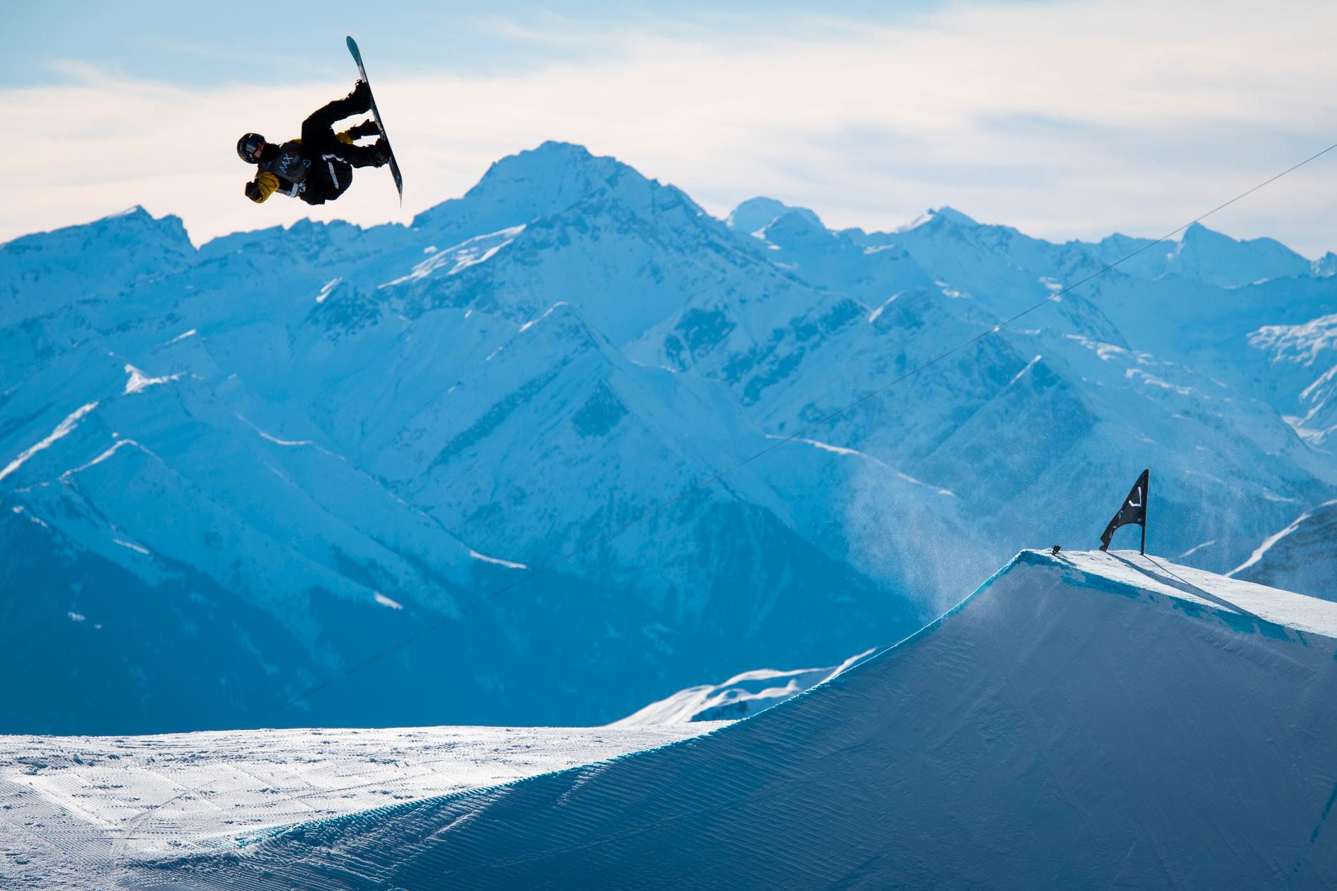 Sven Thorgren på sin snowboard i Schweiz tidigare i januari.