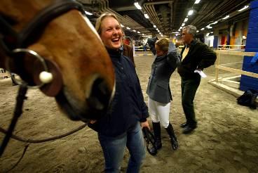 Camilla Pettersson är hästskötare åt Helena Lundbäck och njuter av showen i Globen.
