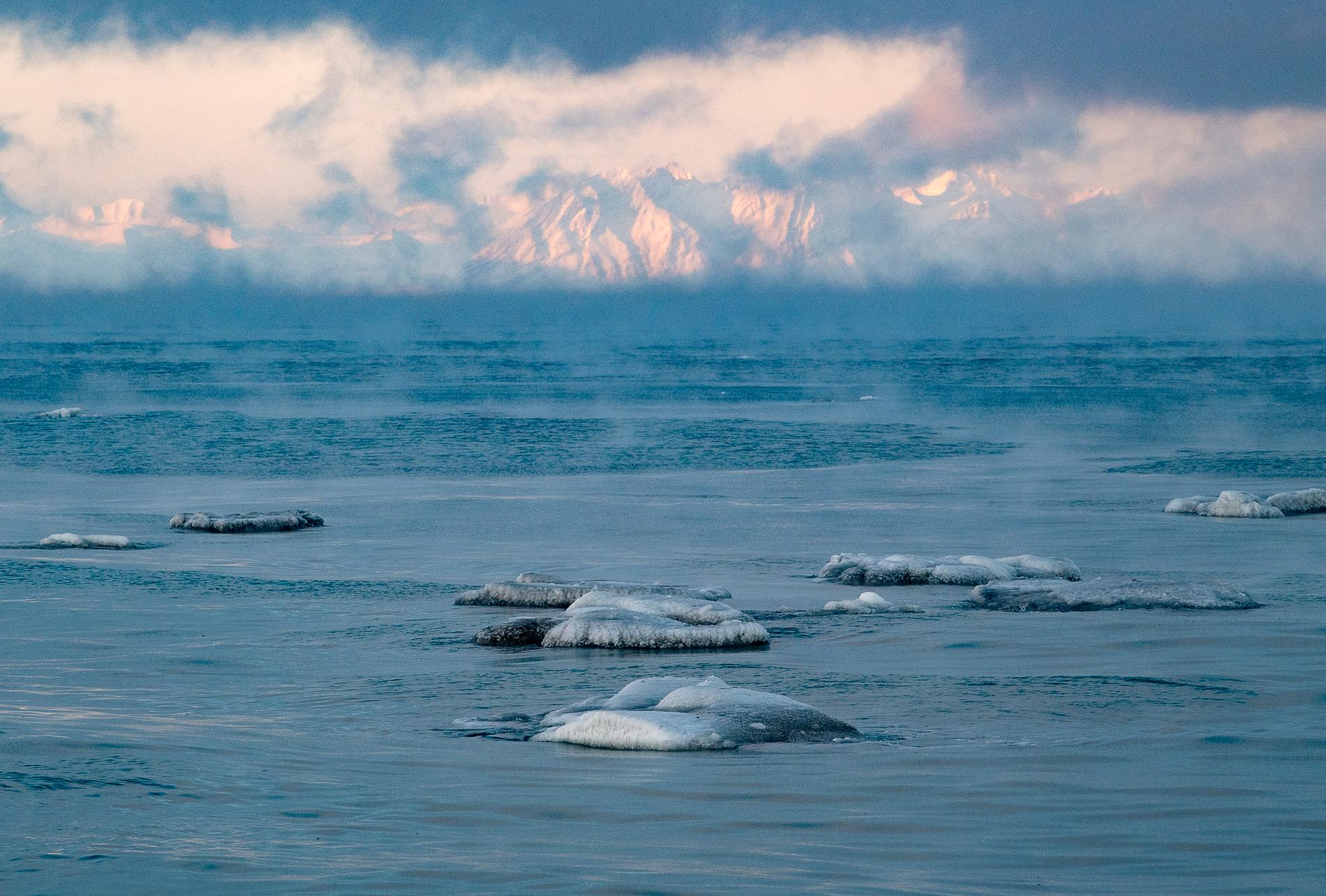 Arktis och Svalbard hör till de områden i världen där klimatförändringarna går allra fortast.