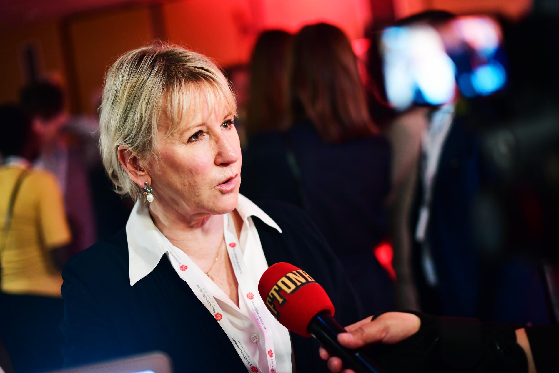 Utrikesminister Margot Wallström intervjuas.