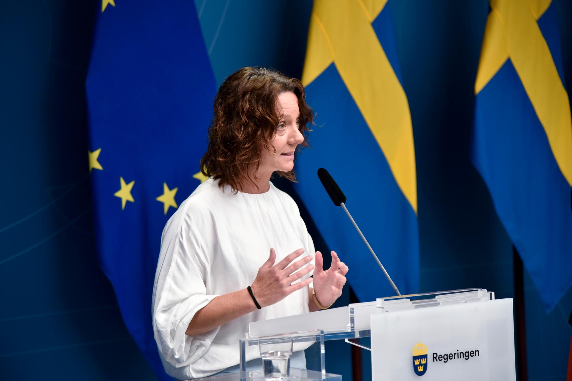 Att Ryssland nu startat krig med Ukraina kommer inte påverka Sveriges bistånd till Ryssland, säger bilståndsminister Matilda Ernkrans.