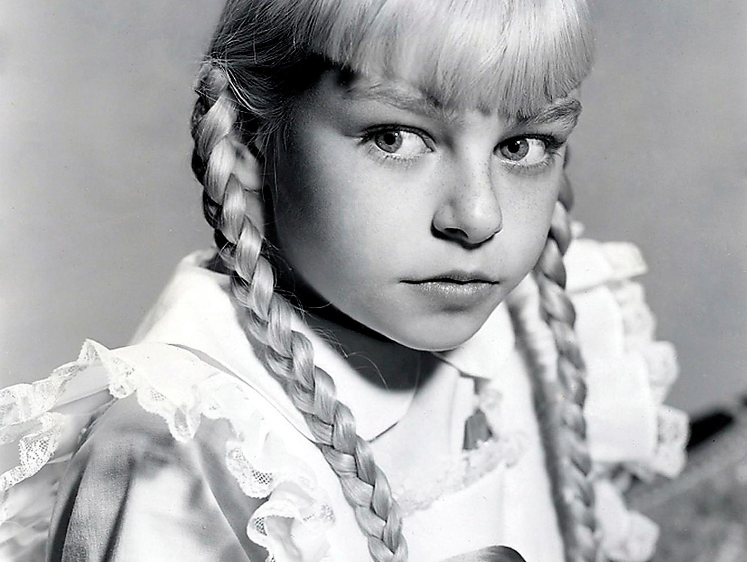 Mucka inte med den här tjejen. Patty McCormack som Rhoda i ”The bad seed” från 1956.