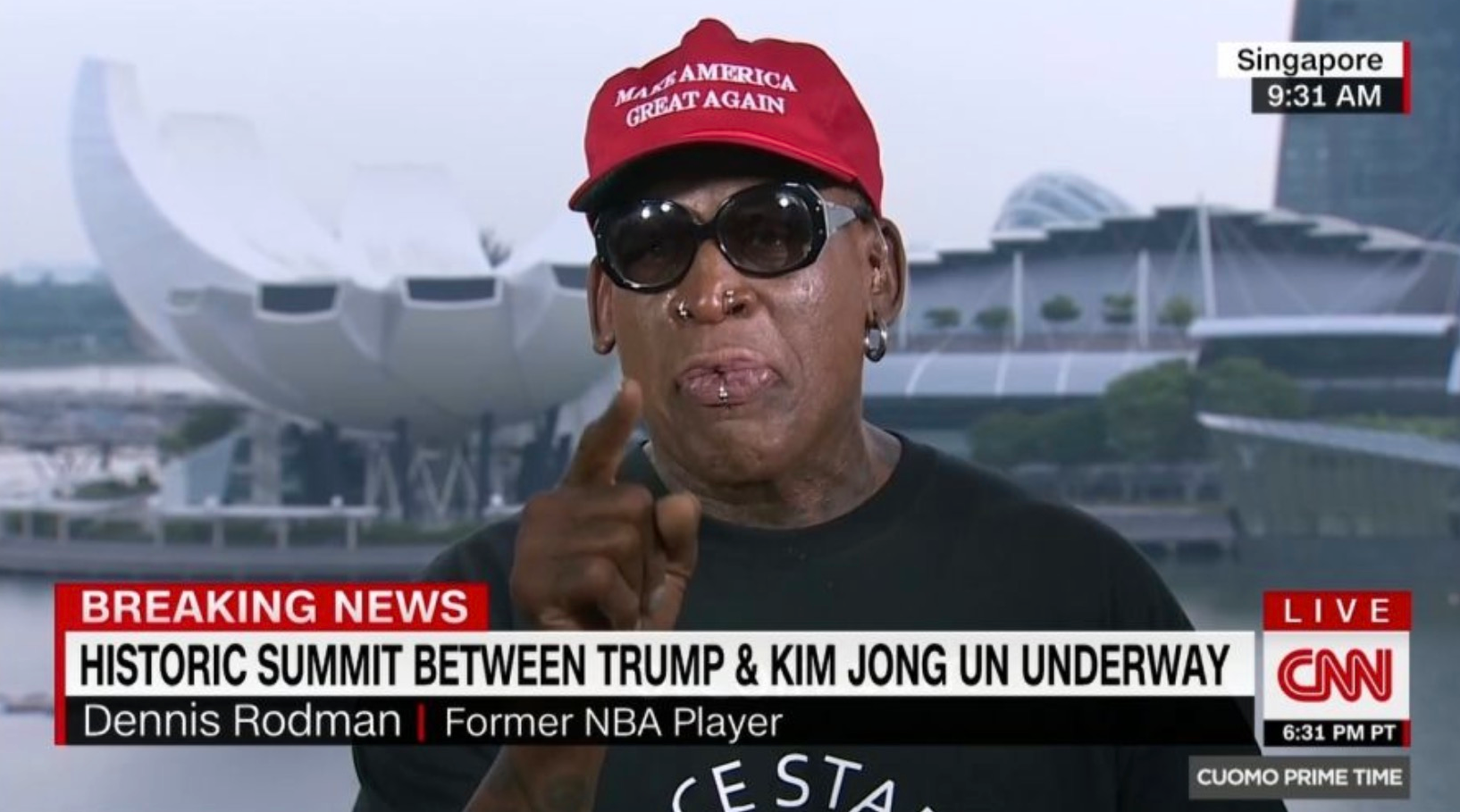 Förre NBA-stjärnan Dennis Rodman var på plats i Singapore. Gav en känslosam och bisarr intervju. 