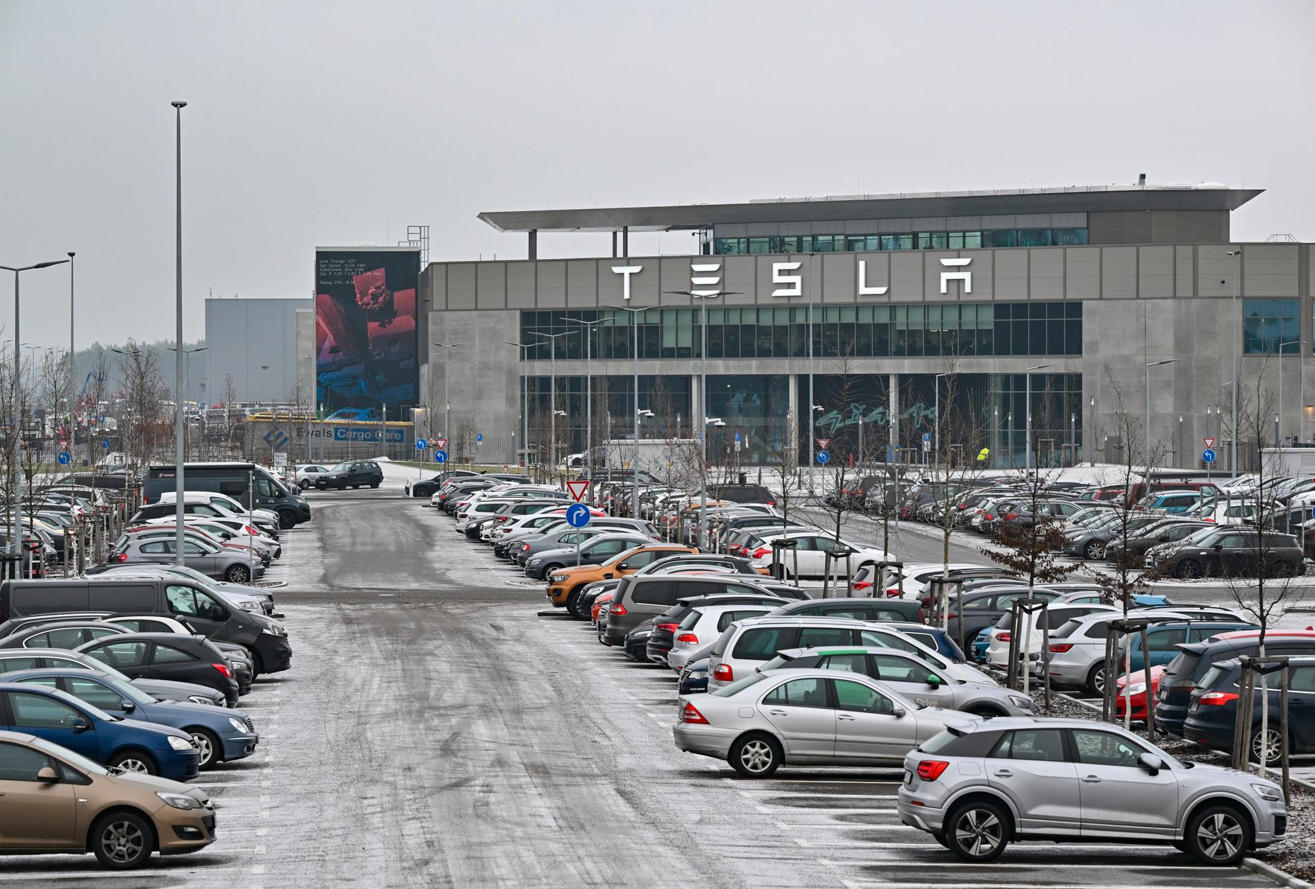 Just nu står Teslas fabrik i Berlin Brandenburg stilla.