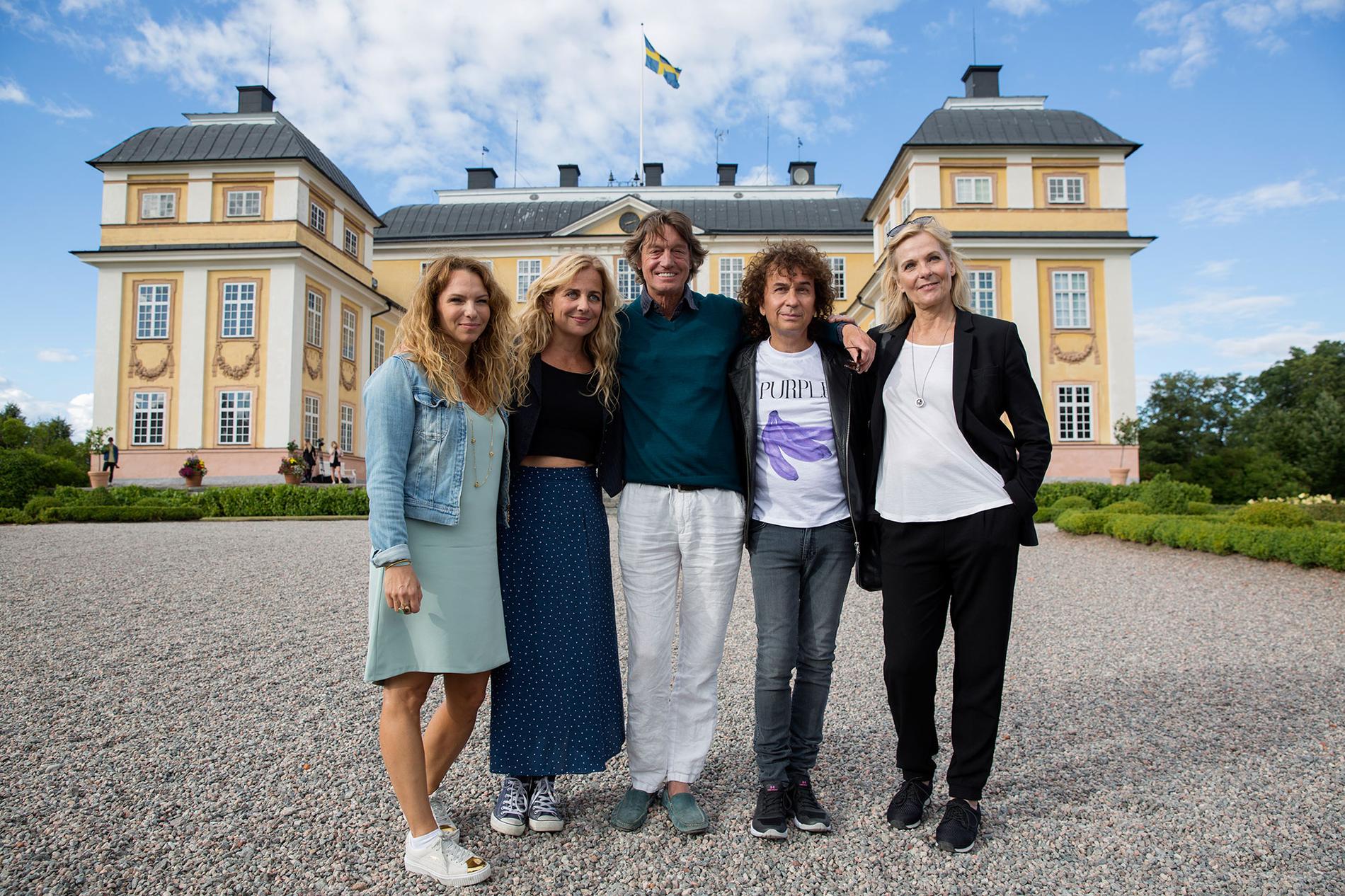 Stjärnorna på slottet 2016: Sofia Ledarp, Lia Boysen, Johannes Brost, Magnus Uggla och Gunnel Fred.
