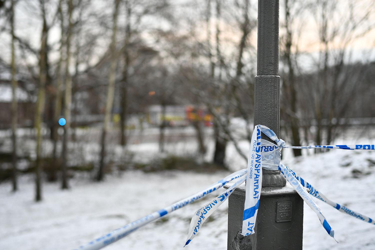 Polisen spärrade av utanför Nationella sekretariatet för genusforskning i Göteborg när ett misstänkt farligt föremål hittades, i december 2018.