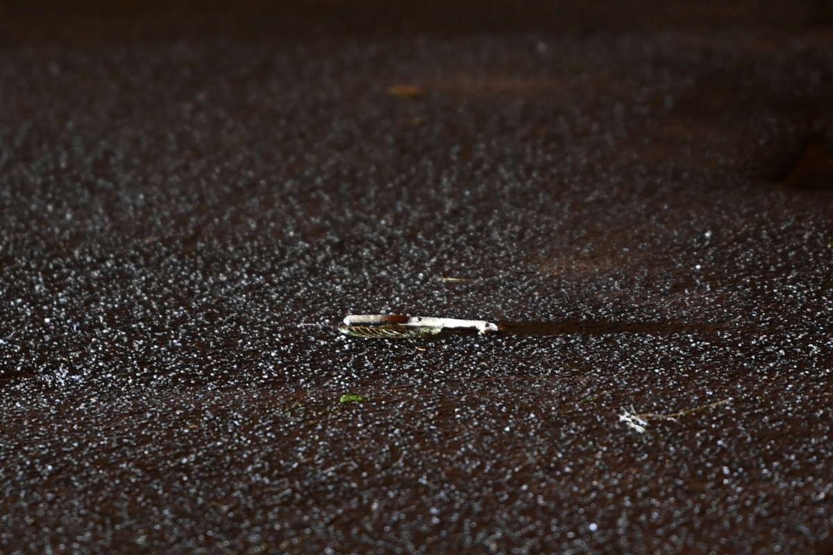 En kniv som hittats på platsen.