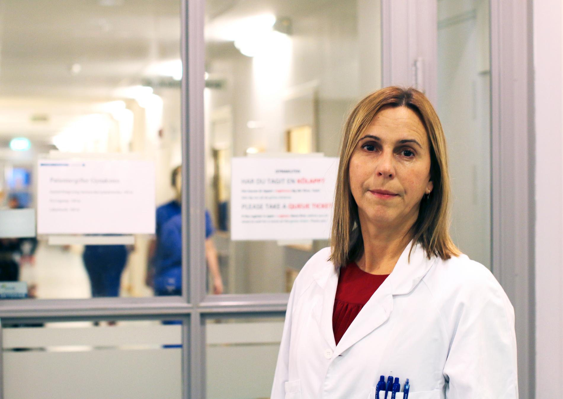 ”Vi tvingar ingen att åka hem”, säger Corinne Pedroletti, verksamhetschef obstetrik vid Sahlgrenska universitetssjukhuset som sedan årsskiftet tillämpar tidig hemgång för omföderskor som förstahandsalternativ.