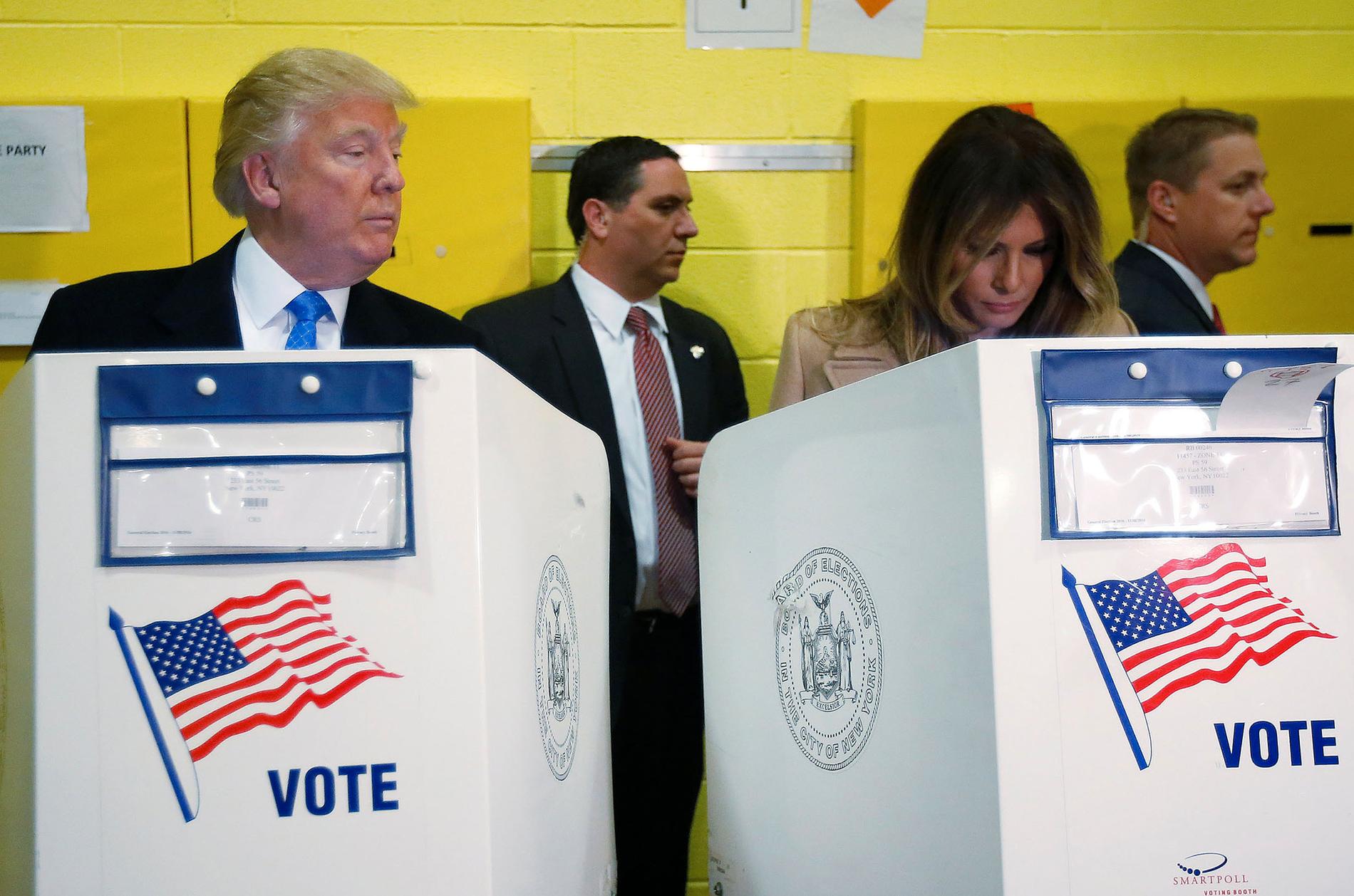 Donald Trump är nyfiken på hur hustrun Melania röstar.