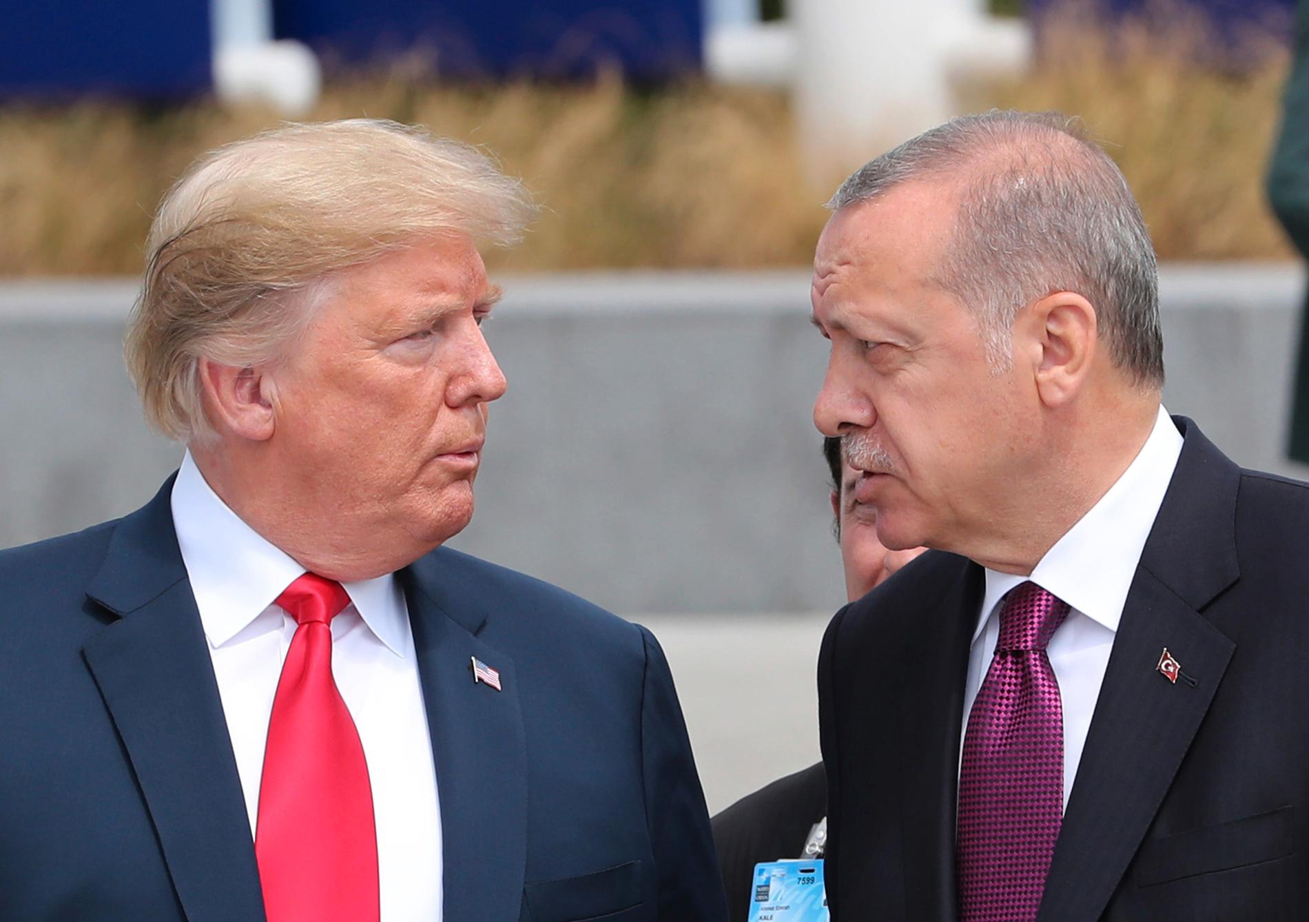 USA:s president Donald Trump (till vänster) och hans turkiske motsvarighet Recep Tayyip Erdogan. Bilden är från ett möte mellan Natoländernas ledare i Bryssel i juli.