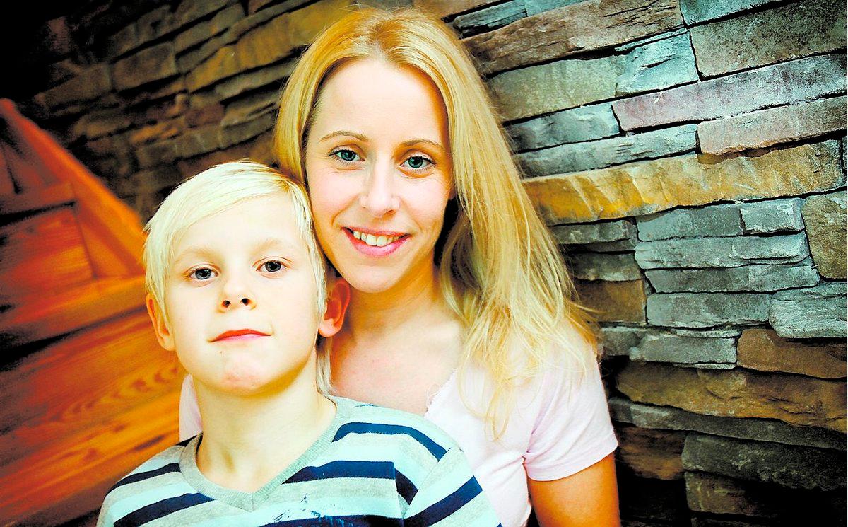 en av två tusen Den nya medicinen ska hjälpa Johannes, och två tusen andra svenska barn, att få ett lättare liv. Johannes mamma, Jenny Lundh, välkomnar medicinen.