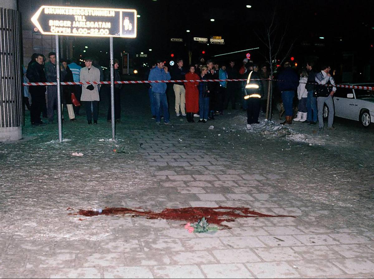 Mordplatsen på Sveavägen i Stockholm natten då Olof Palme sköts till döds.