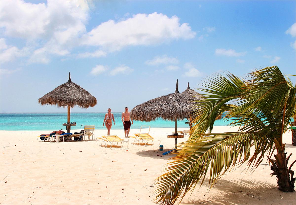 Mjuk sand, sol och knallturkost vatten. På Aruba är livet som det ska vara.