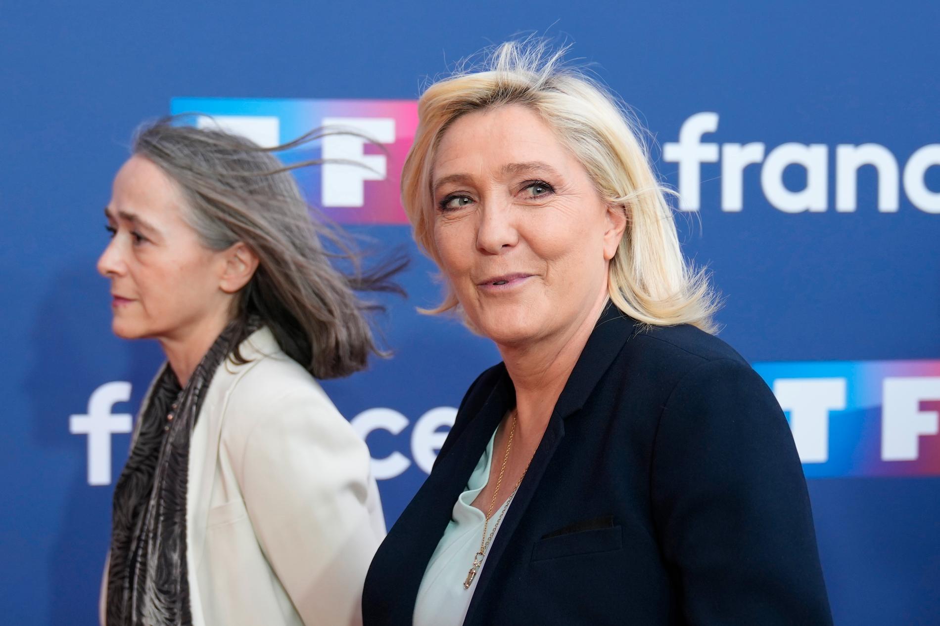 Le Pen med åren blivit normaliserad. I den här valrörelsen har hon presenterat en mjukare image. 