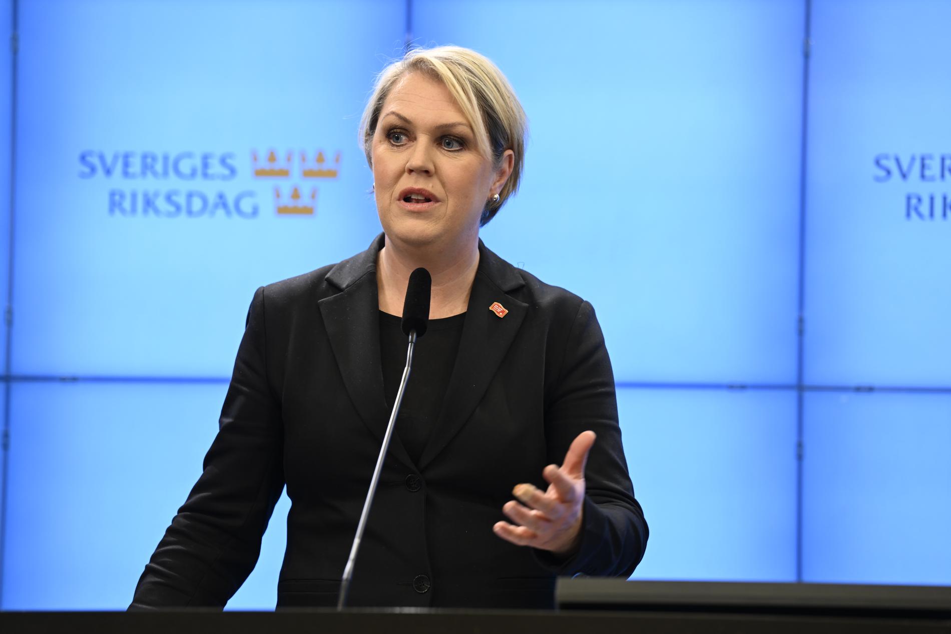Lena Hallengren , Socialdemokraternas gruppledare i riksdagen.