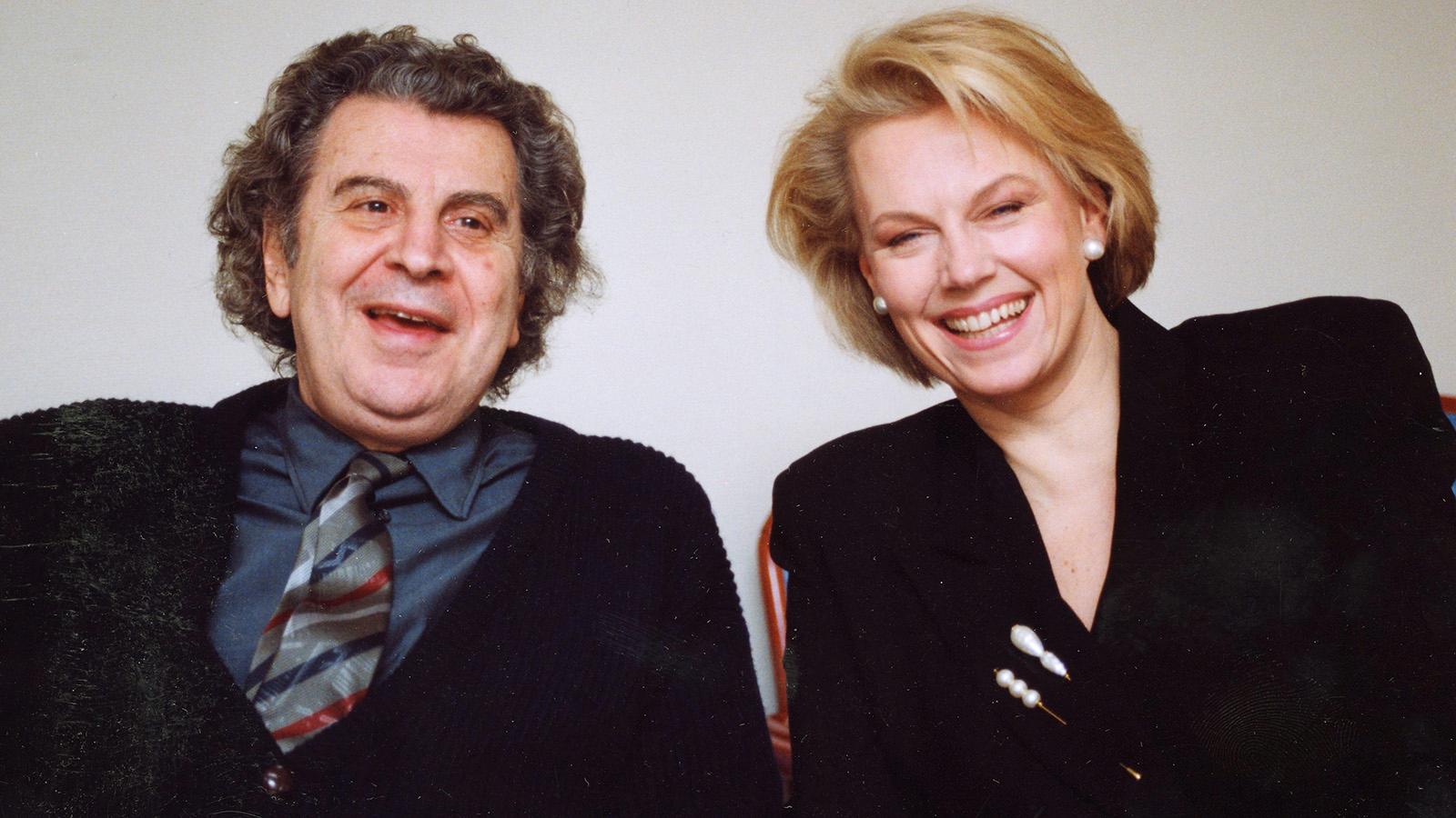 Mikis Theodorakis och Arja Saijonmaa 1992.