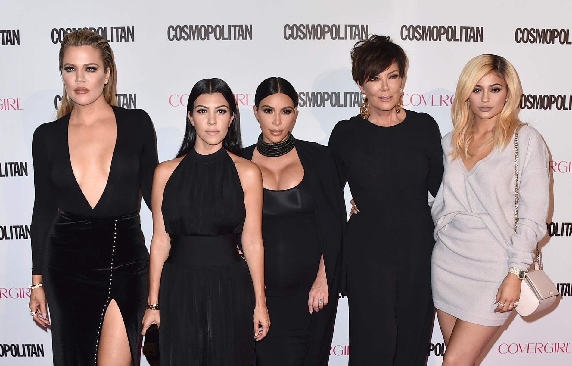 Khloe Kardashian, Kourtney Kardashian, Kim Kardashian, Kris Jenner och Kylie Jenner 2015.