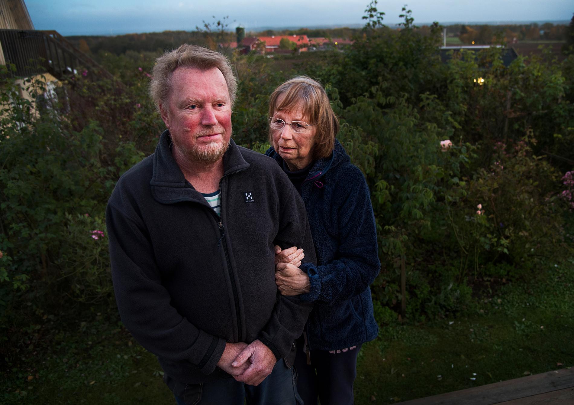Bengt och Ann-Charlotte Kronberg bor inte långt ifrån där Lisa Holm hittades.