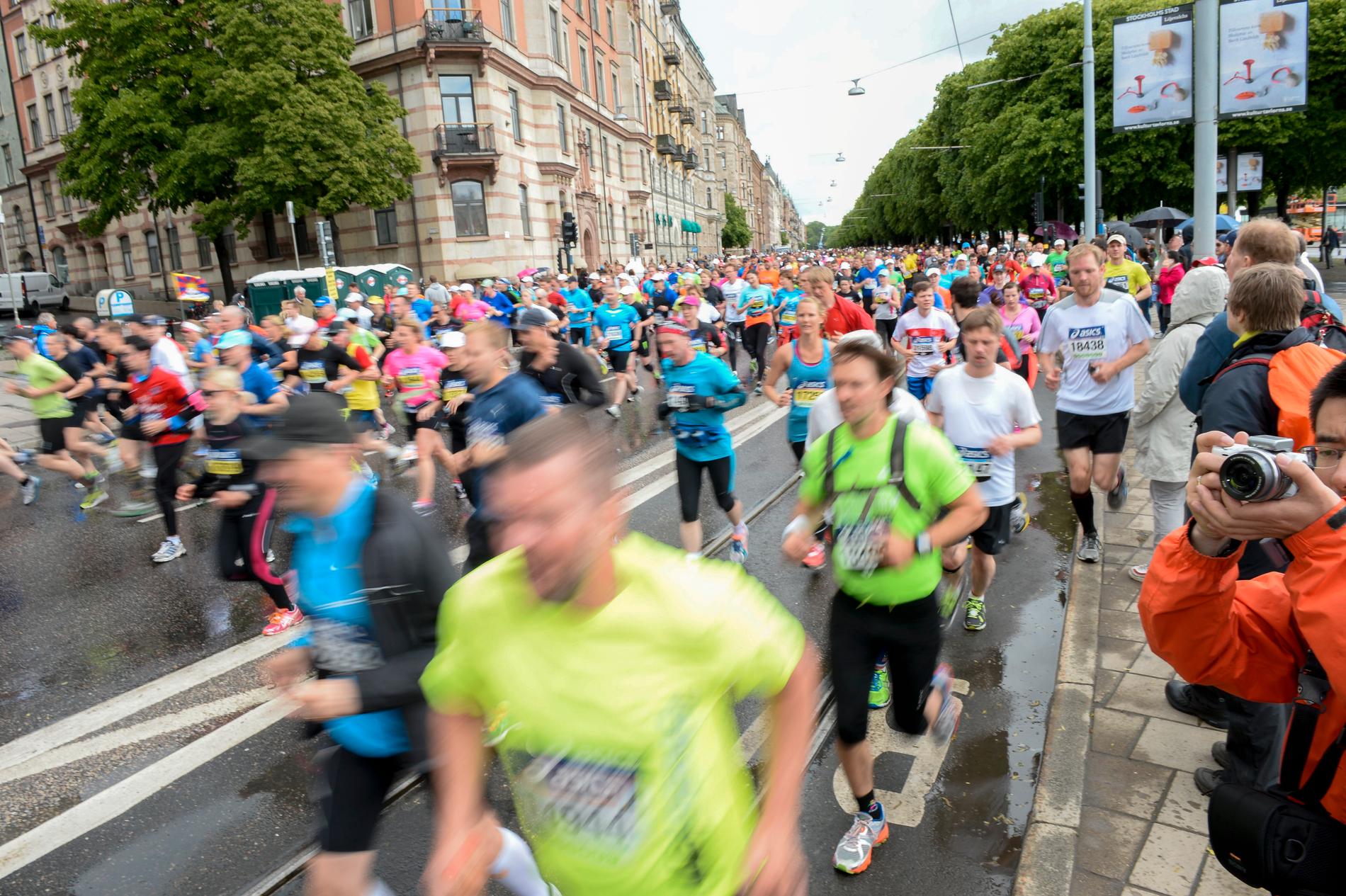 Löparna får springa mer på gator som Strandvägen under Stockholm Marathon från och med nästa år. Arkivbild.