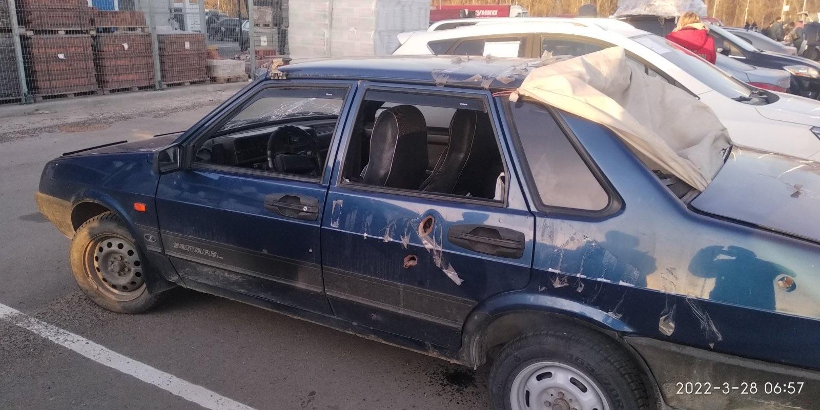 Bilen utan fönster som Nataliia och fyra andra flydde i från Mariupol.