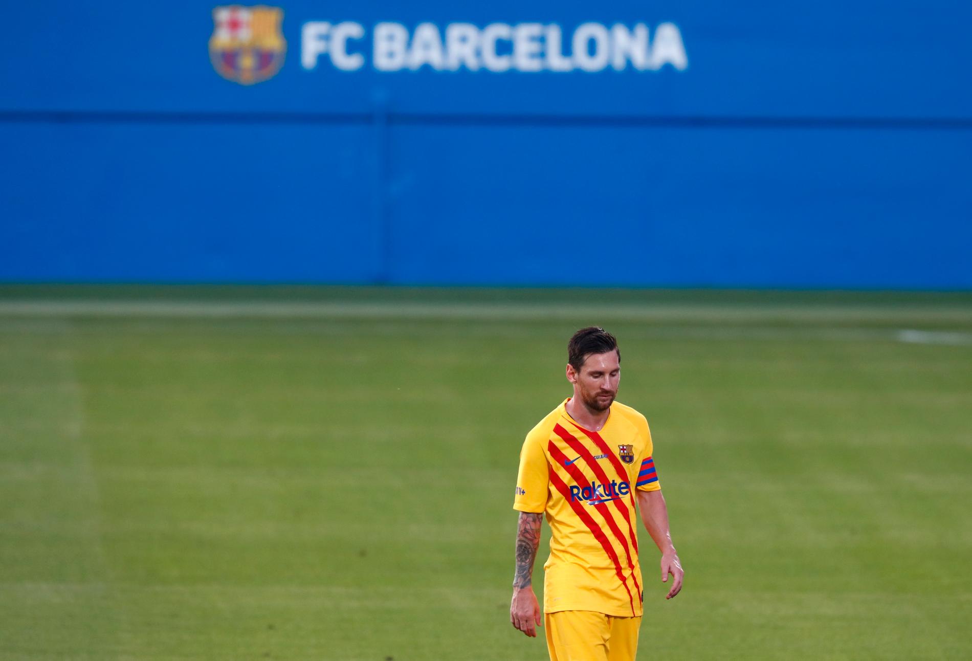 Lionel Messi fick inte lämna Barcelona. Han får trösta sig med att vara den bäst betalde fotbollsspelaren i världen.
