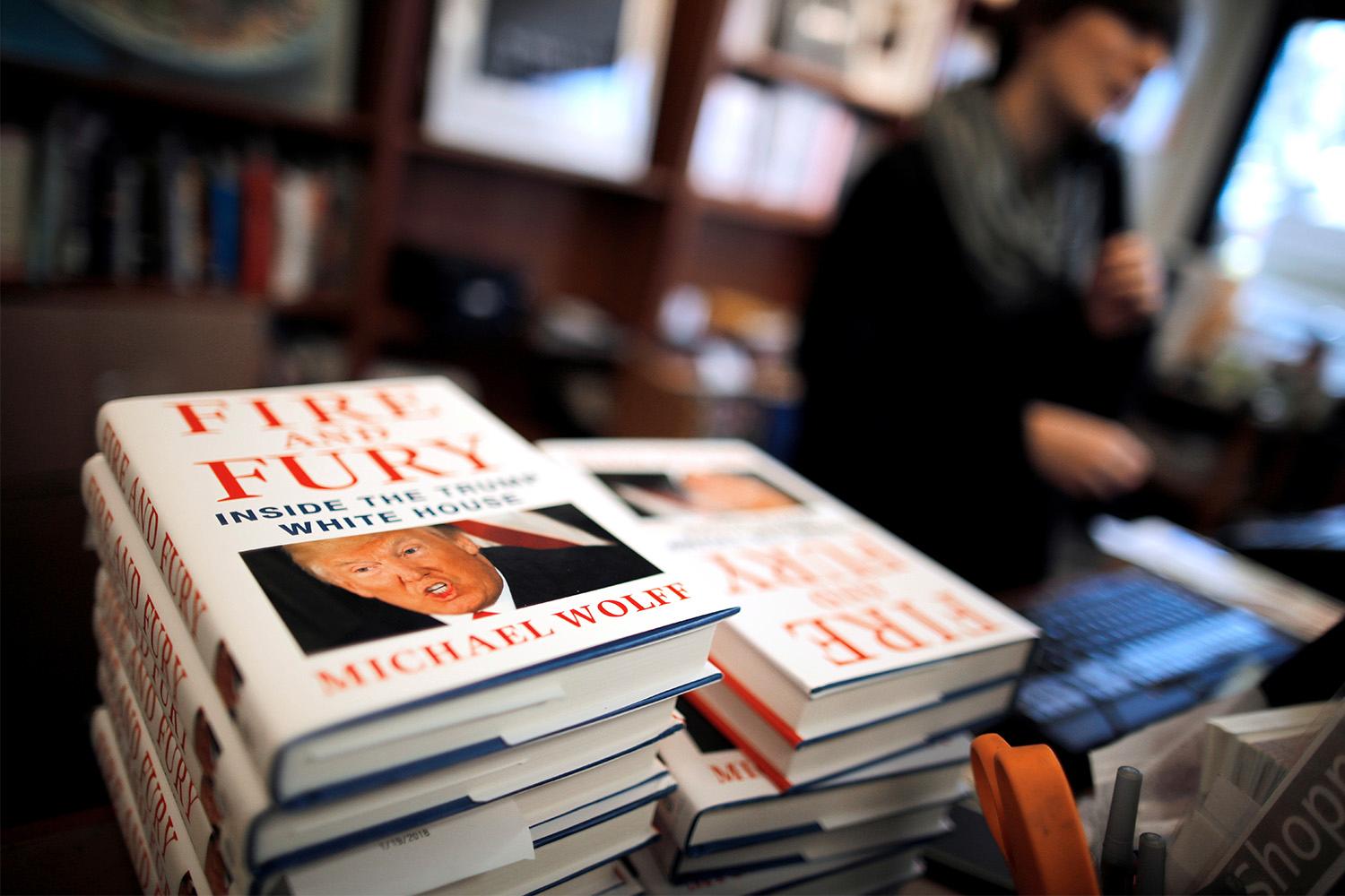 Michael Wolffs ”Fire and Fury” är en av över 30 000 böcker om Donald Trump.
