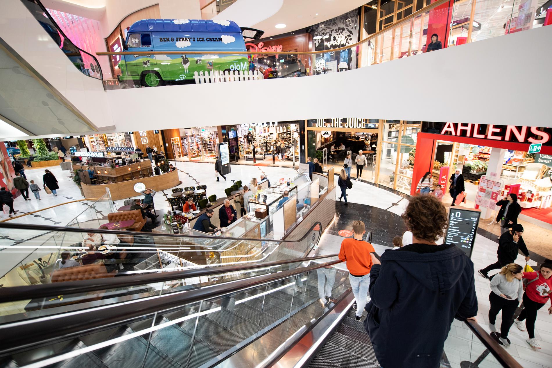 Gallerian Westfield Mall of Scandinavia i Solna uppger att man har höjt beredskapen efter dådet i Köpenhamn. Arkivbild.