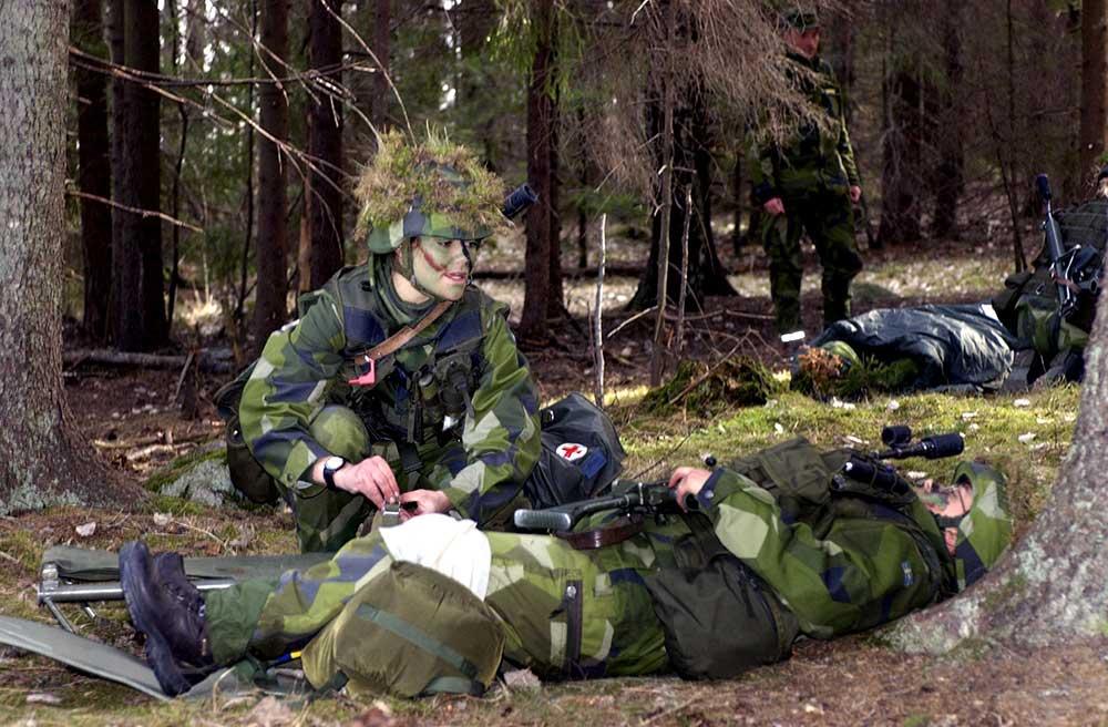 Kronprinsessan deltog i SWEDINT i Södertälje 2003. Det är en grundläggande soldatutbildning. 