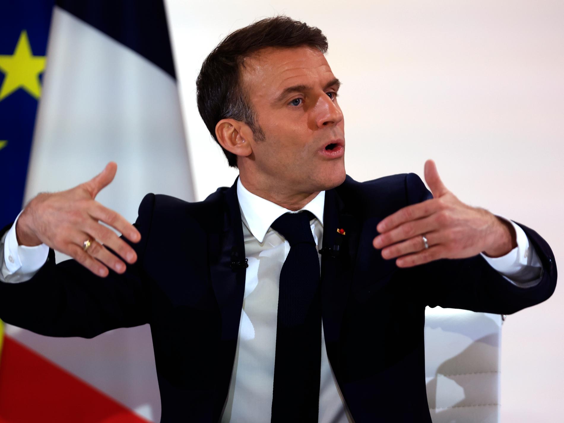 Macron: Vi har alla ess på handen