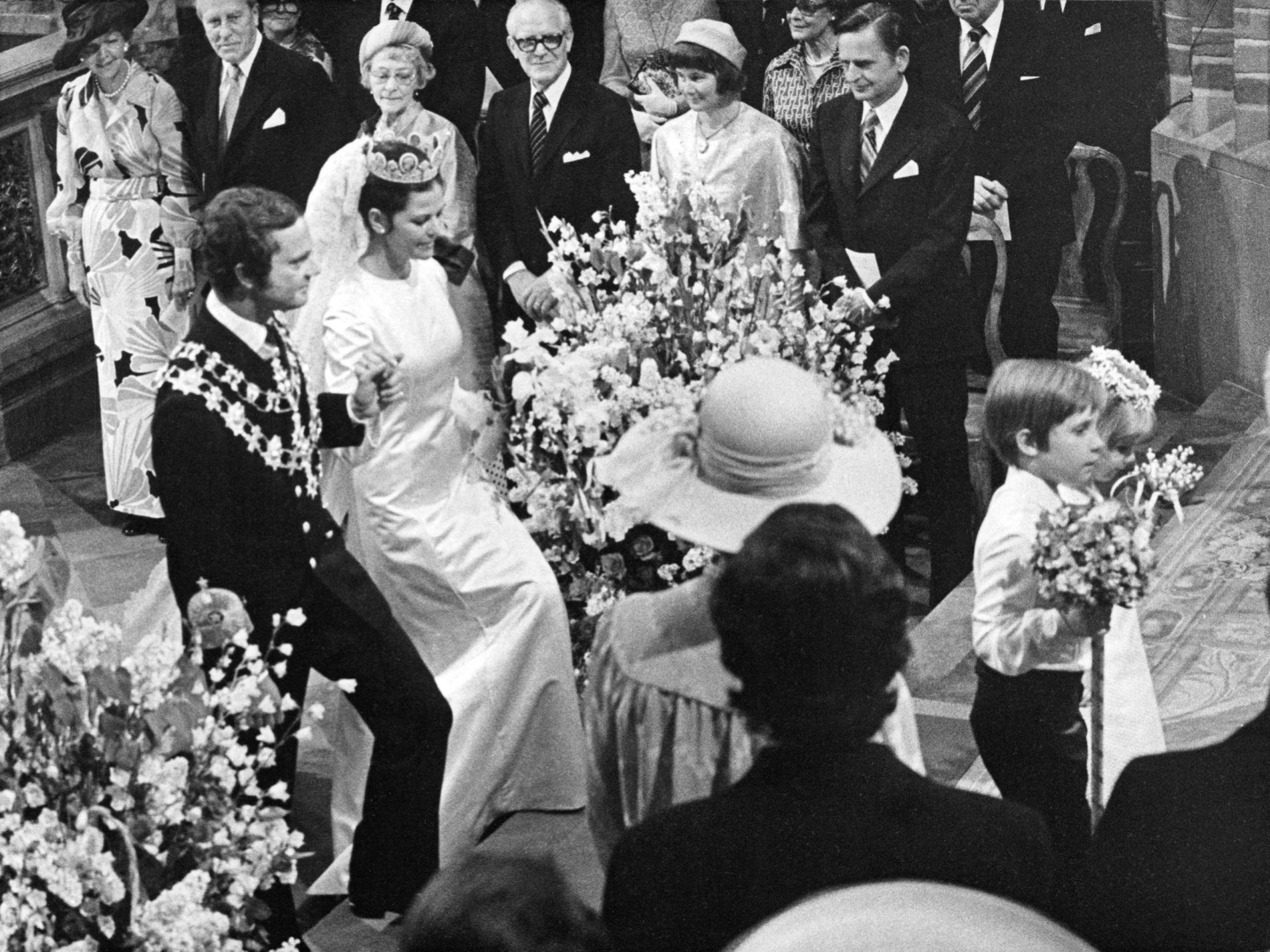 Lisbeth och Olof Palme på Carl XVI Gustaf och Silvia Sommerlaths bröllop 1976.
