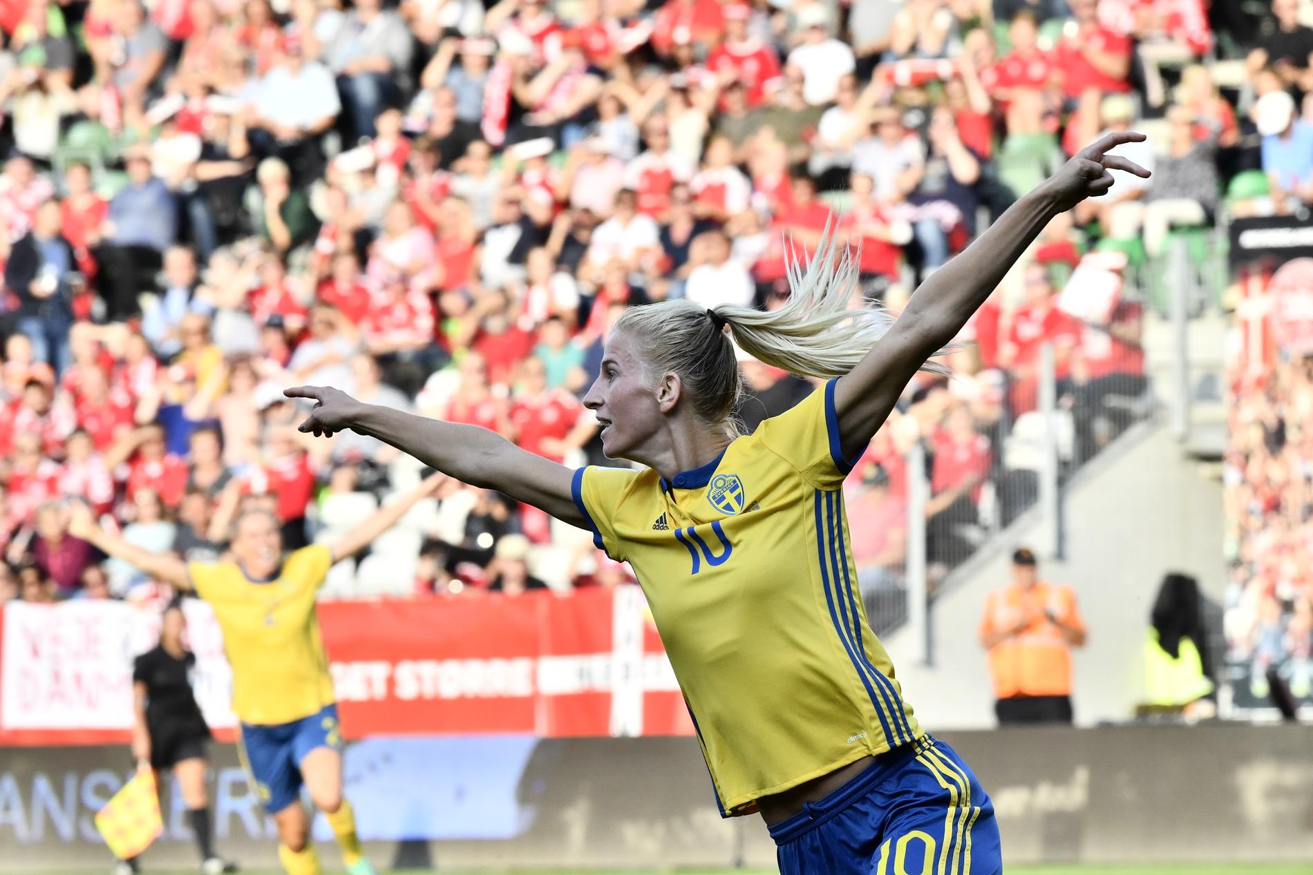 Sofia Jakobsson blev matchhjälte senast som Sverige och Danmark möttes, i VM-kvalet 2018. Arkivbild.
