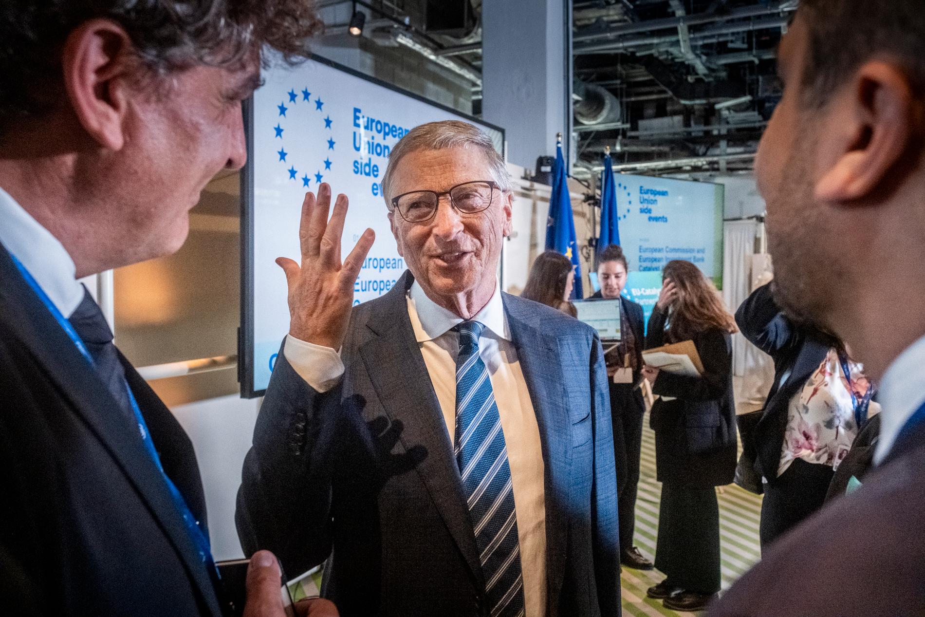 Bill Gates och EIB investerar miljardbelopp i Ørsted, ett företag i Sverige som gör biobränsle.