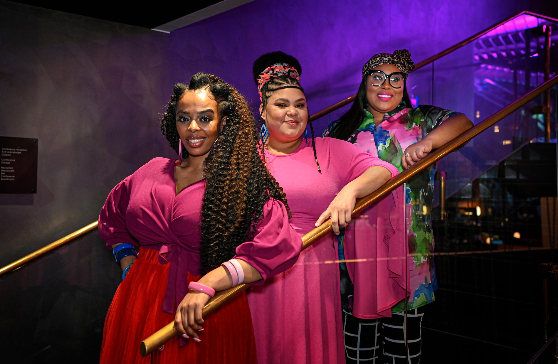 Dinah Yonas Manna, Loulou Lamotte och Ashley Haynes i The Mamas inför Melodifestivalen 2021.