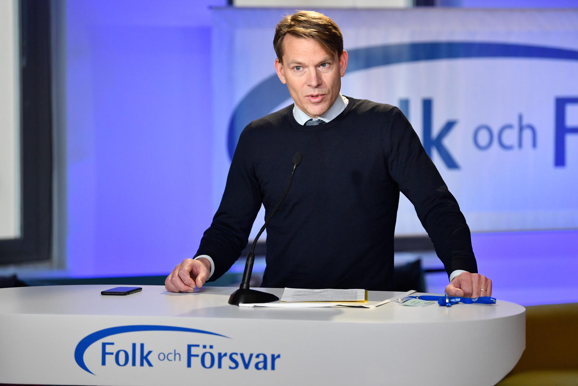”Som liberal ledarskribent slet Nilsson för att framställa Sverigedemokraterna som ett seriöst parti för borgarna att regera med.”