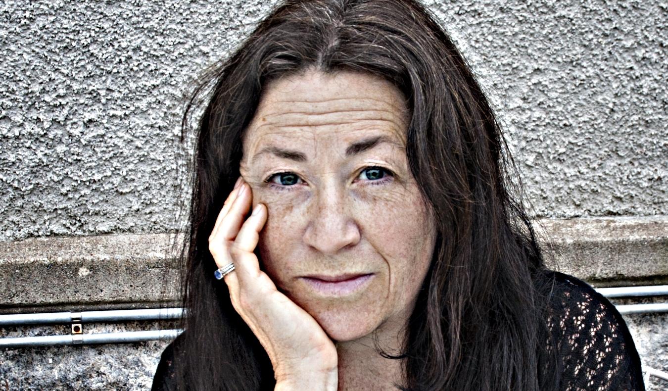 Poeten Ann Jäderlund ger ut diktsamlingen Ensamtal som bygger på en brevväxling mellan Paul Celan och Ingeborg Bachmann.