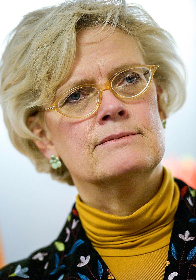 Carola Lemne, blir ny vd för Svenskt Näringsliv samtidigt som hon behåller tjänsten som styrelseordförande för Uppsala universitet.