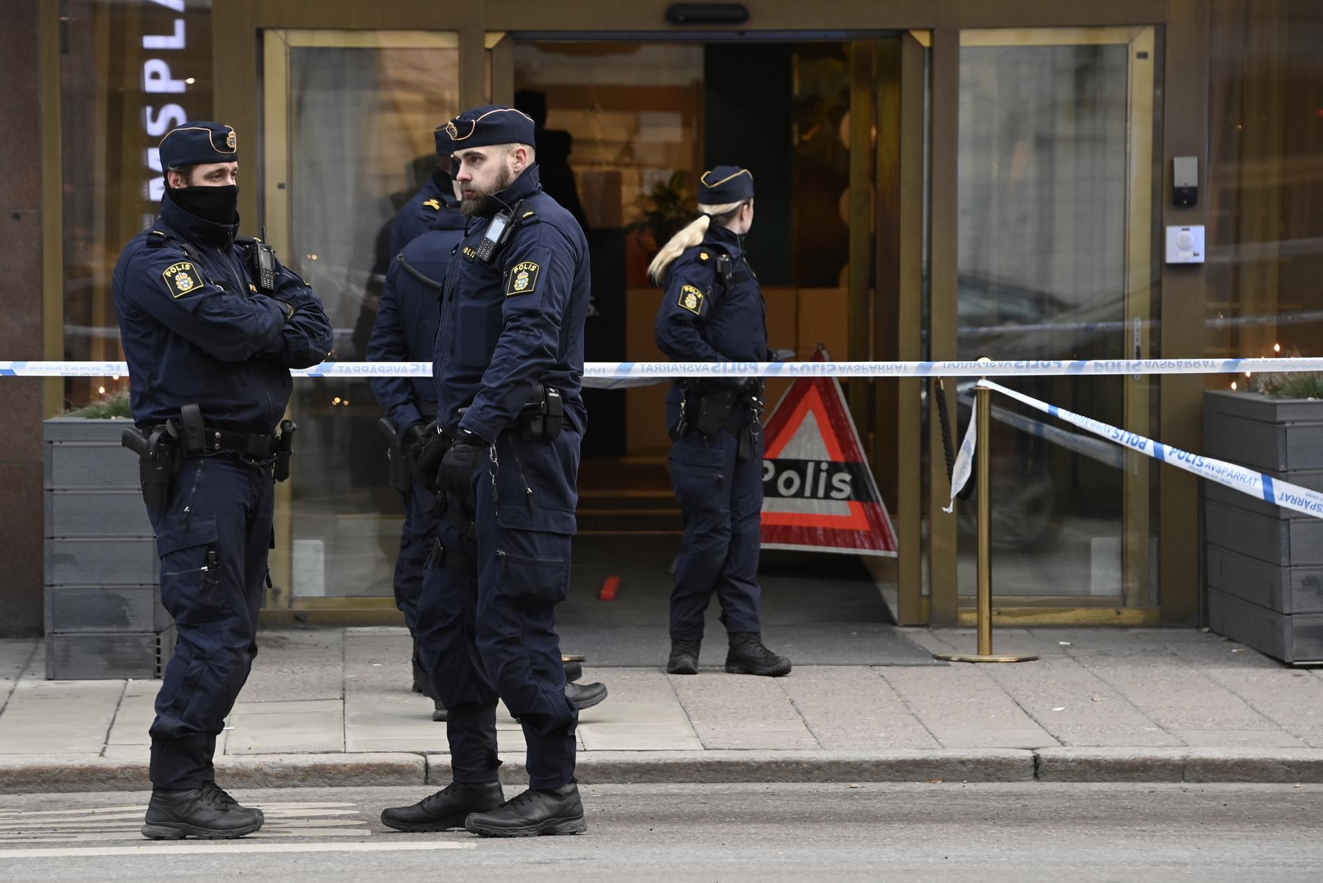 34-åringen sköts till döds på ett hotell vid Fridhemsplan i stadsdelen Kungsholmen.